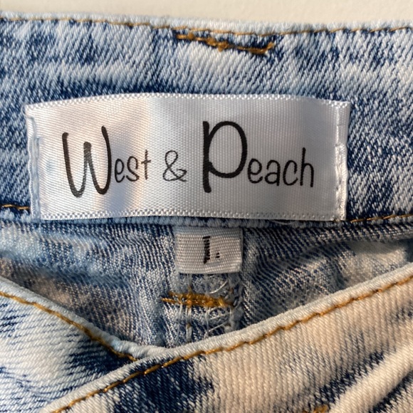 West & Peach Acid Wash Cut Off Jean Shorts Size L - Picture 2 of 3